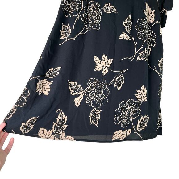 Talbots 100% Silk Floral‎ Print Skirt Side Zip and Tie Black Cream, Size 14P - Picture 6 of 9